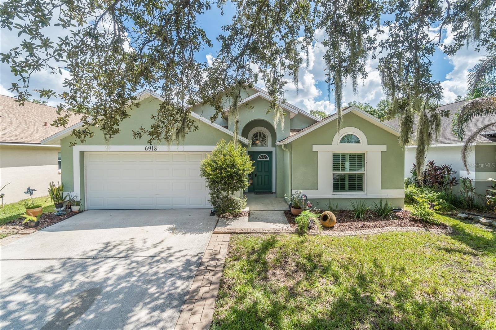 6918 JAMESTOWN MANOR DR
