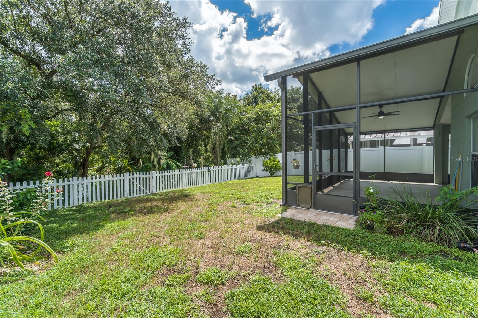6918 JAMESTOWN MANOR DR