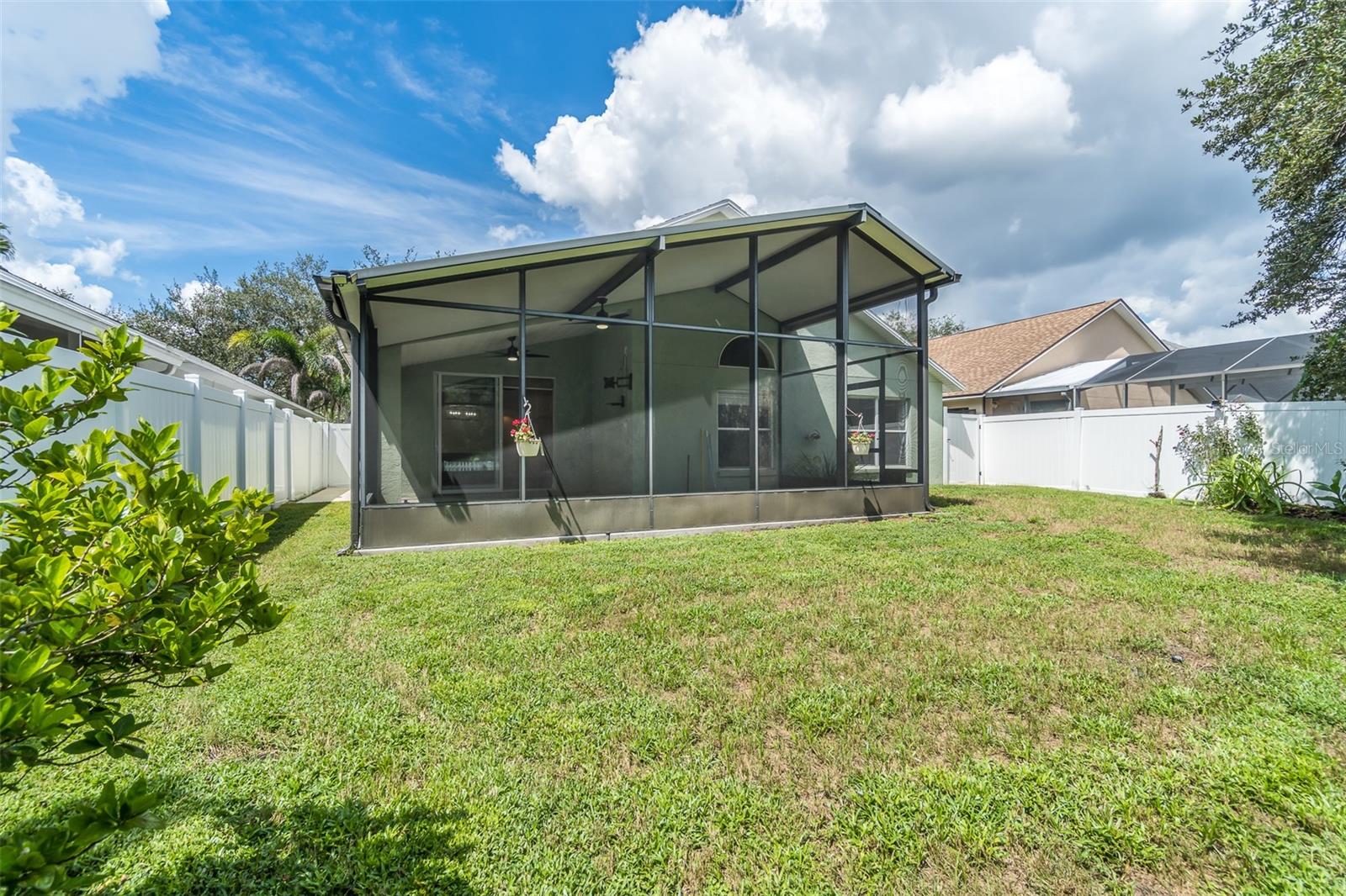 6918 JAMESTOWN MANOR DR