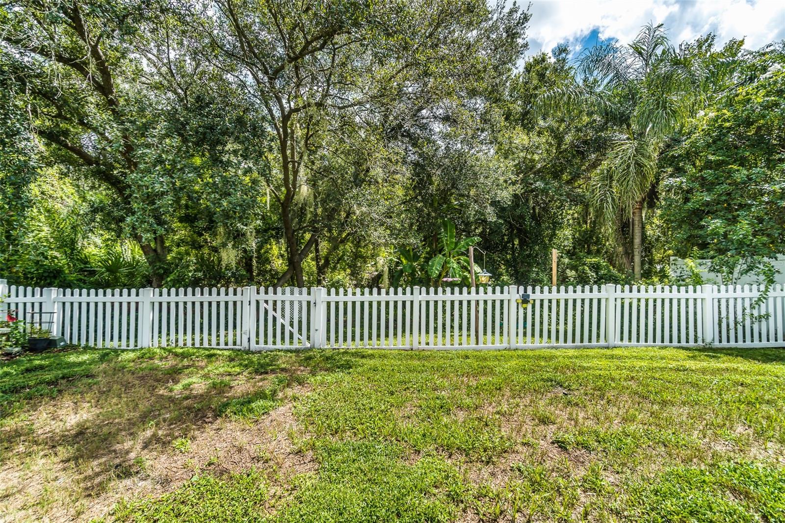 6918 JAMESTOWN MANOR DR