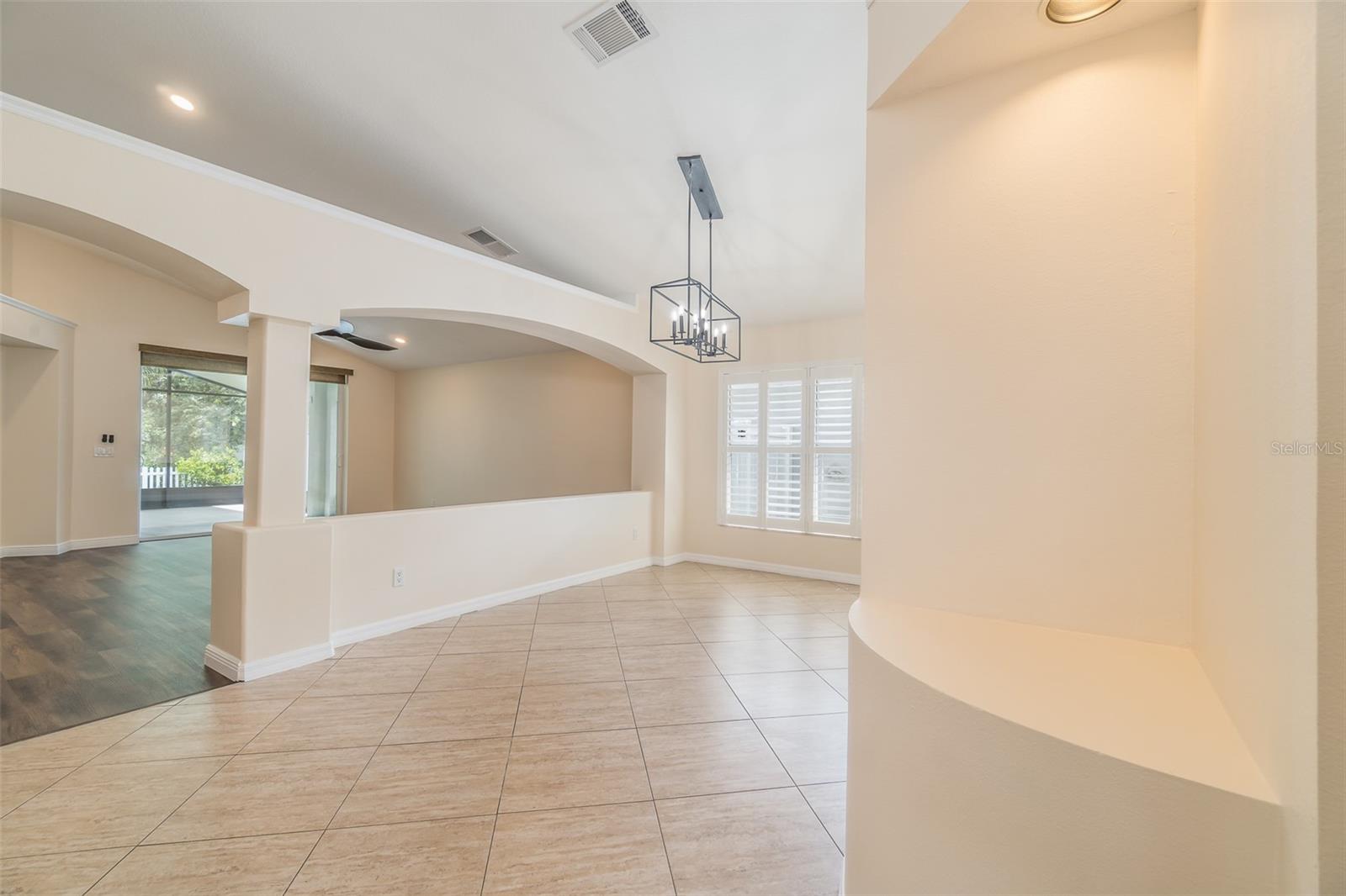 6918 JAMESTOWN MANOR DR