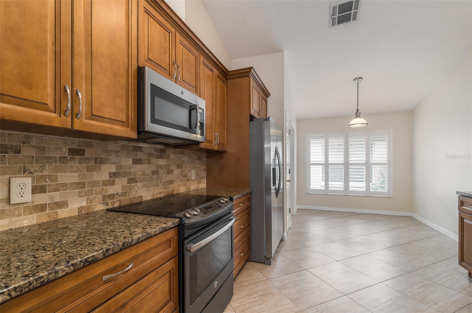 6918 JAMESTOWN MANOR DR