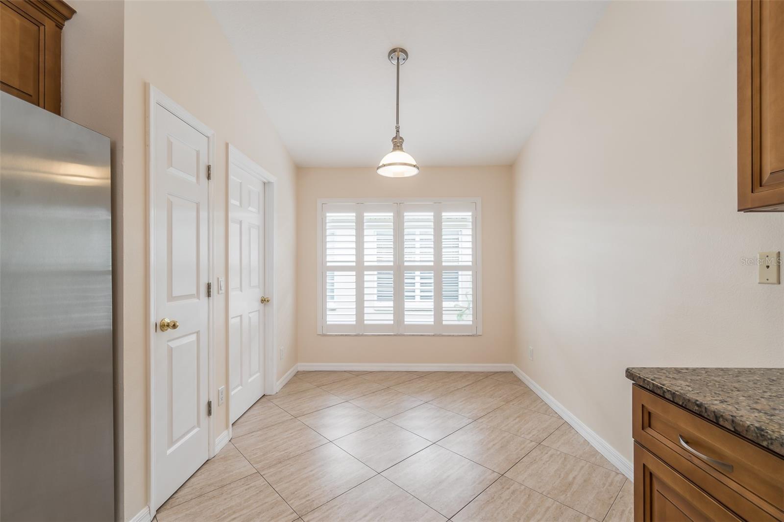 6918 JAMESTOWN MANOR DR