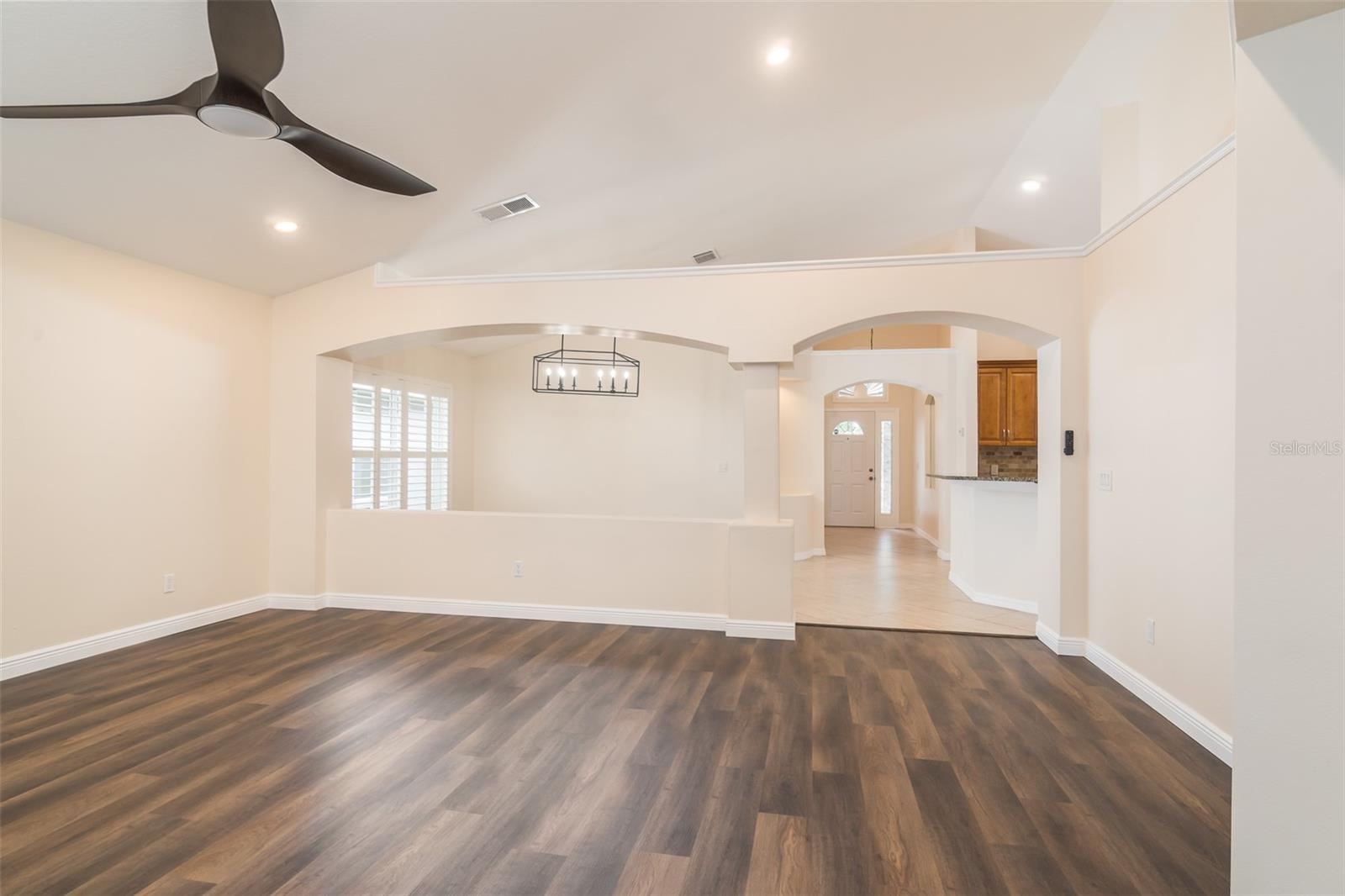 6918 JAMESTOWN MANOR DR