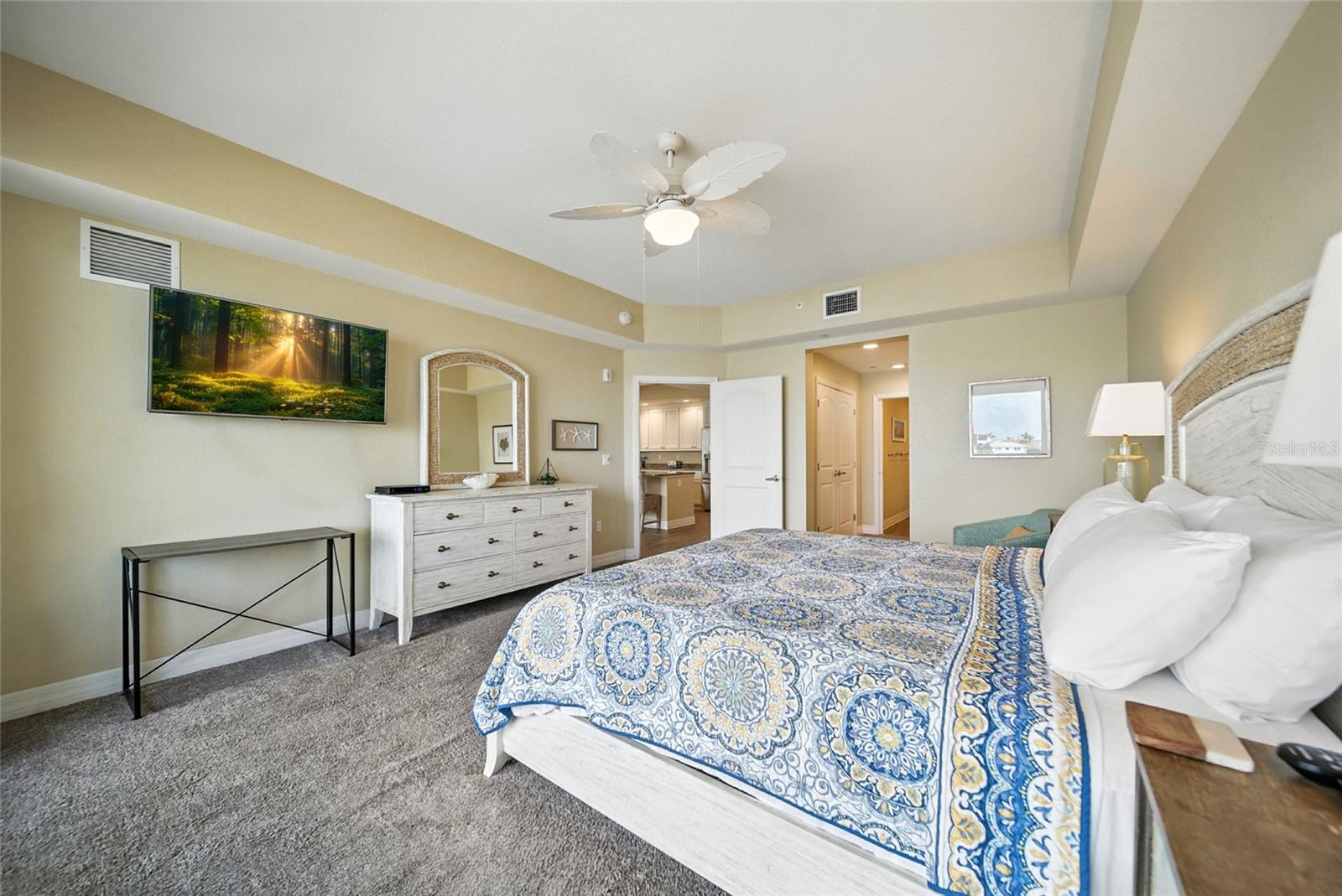 706 BAYWAY BLVD #203