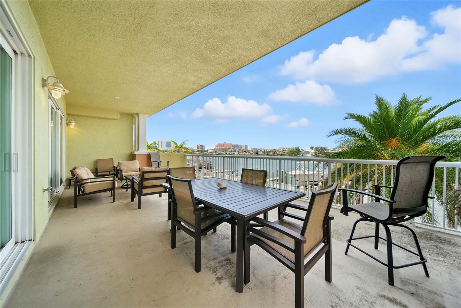 706 BAYWAY BLVD #203