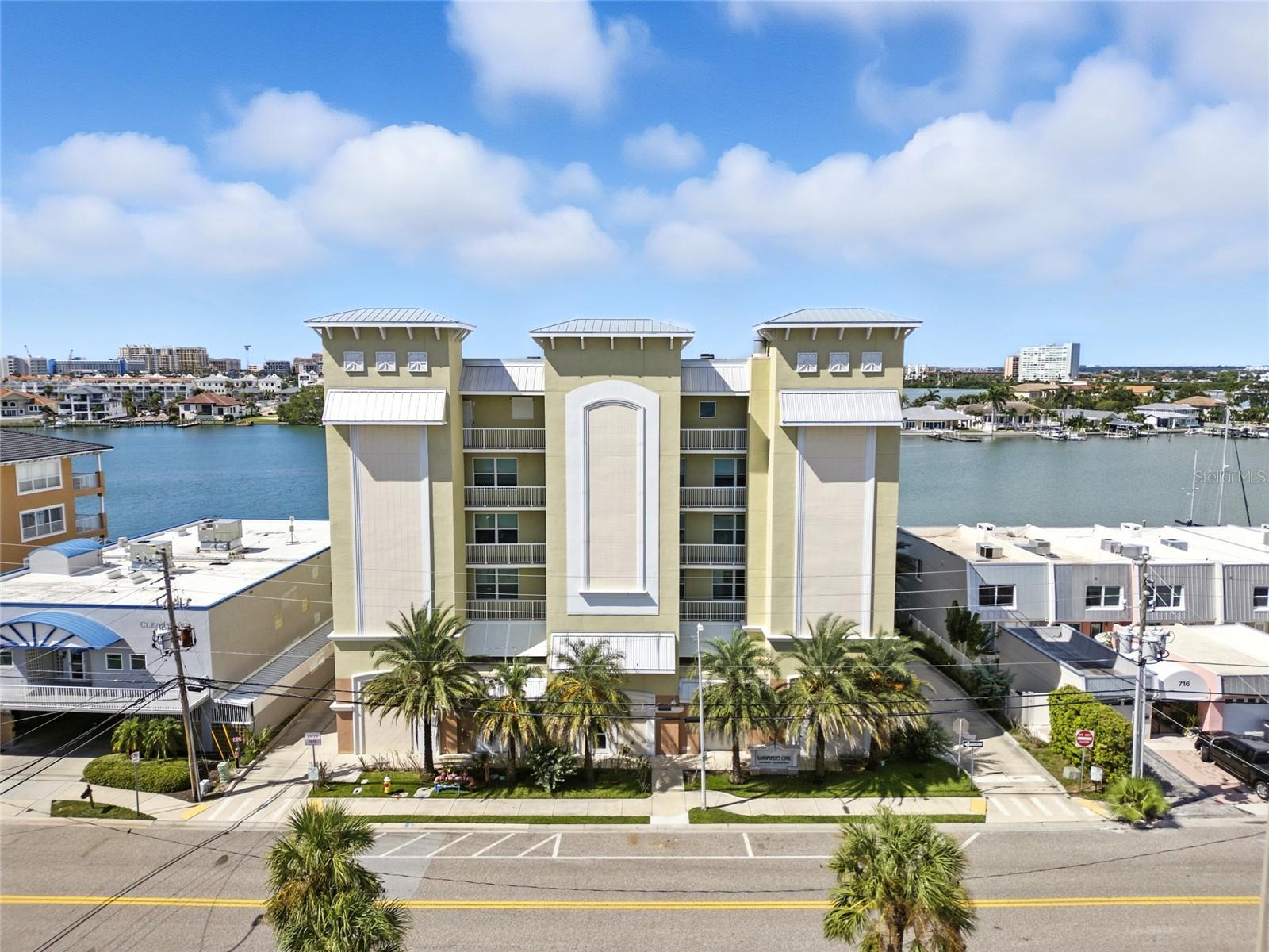 706 BAYWAY BLVD #203