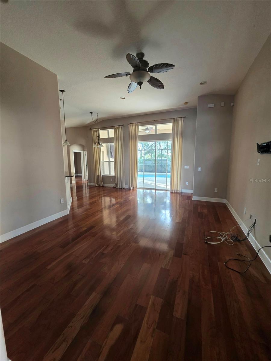 14303 KING TOM PL