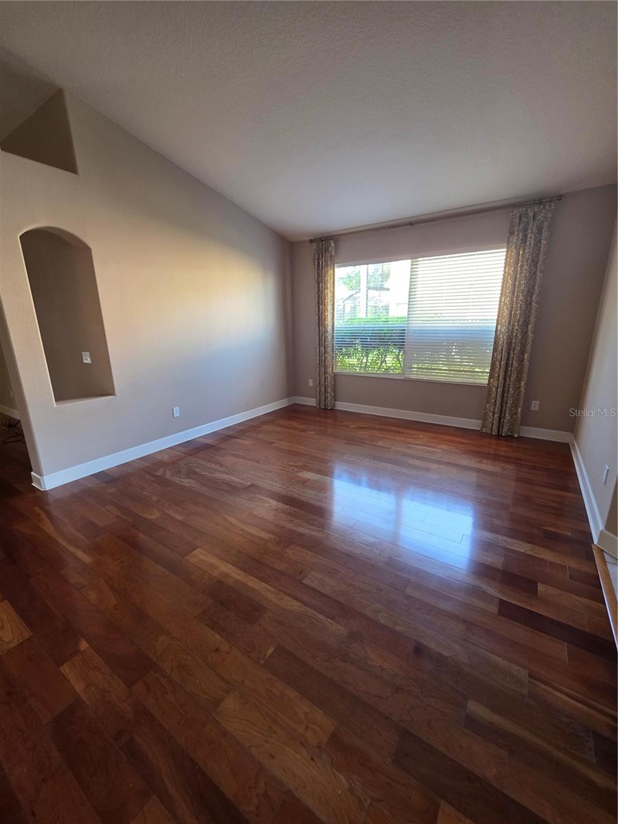 14303 KING TOM PL