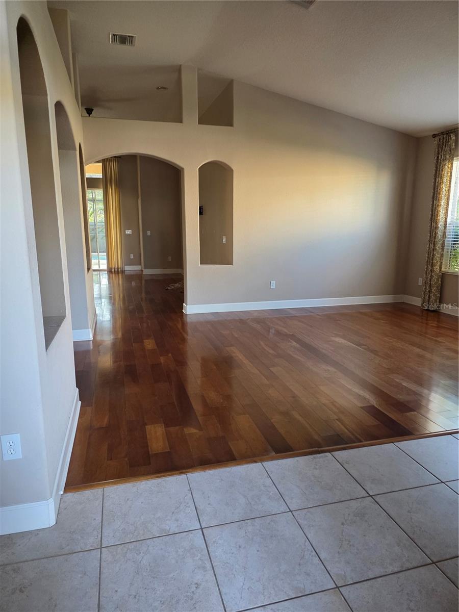 14303 KING TOM PL