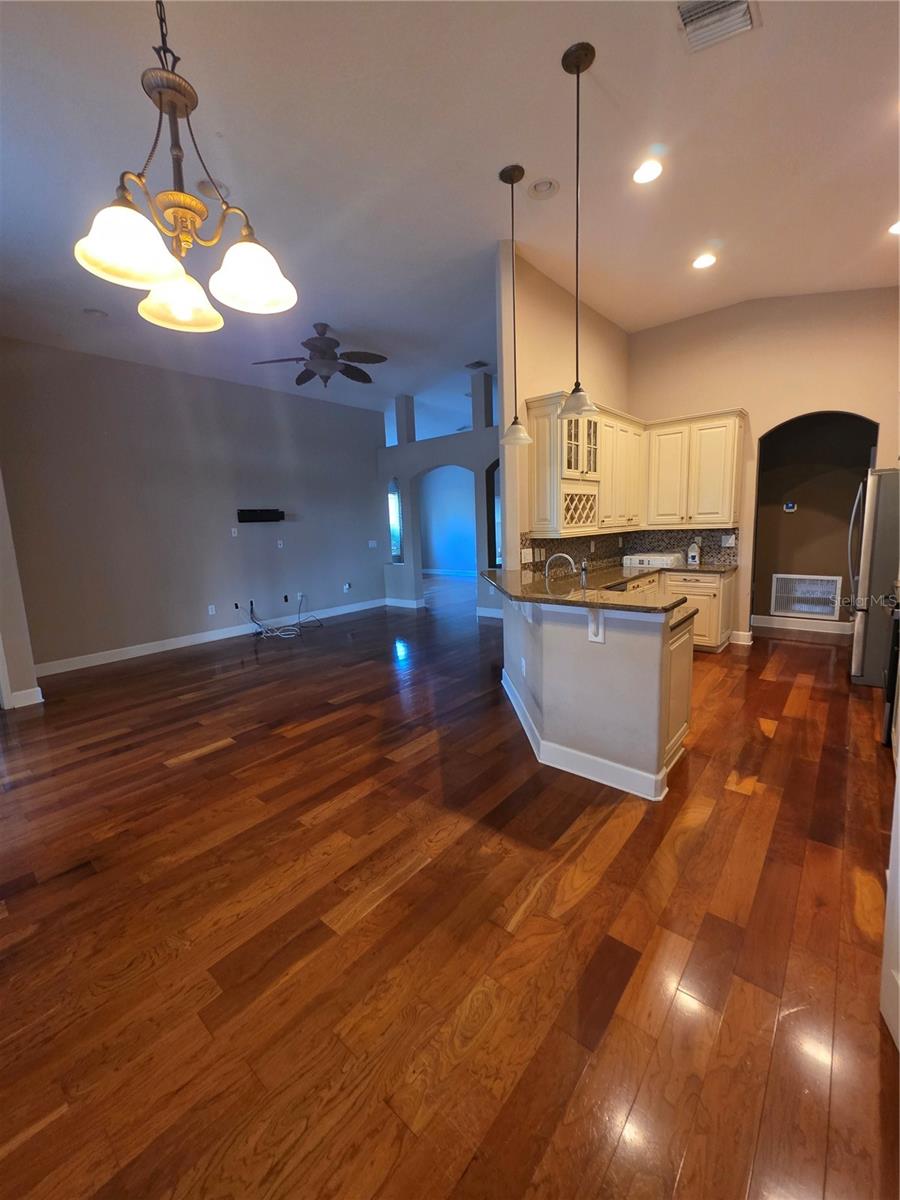 14303 KING TOM PL