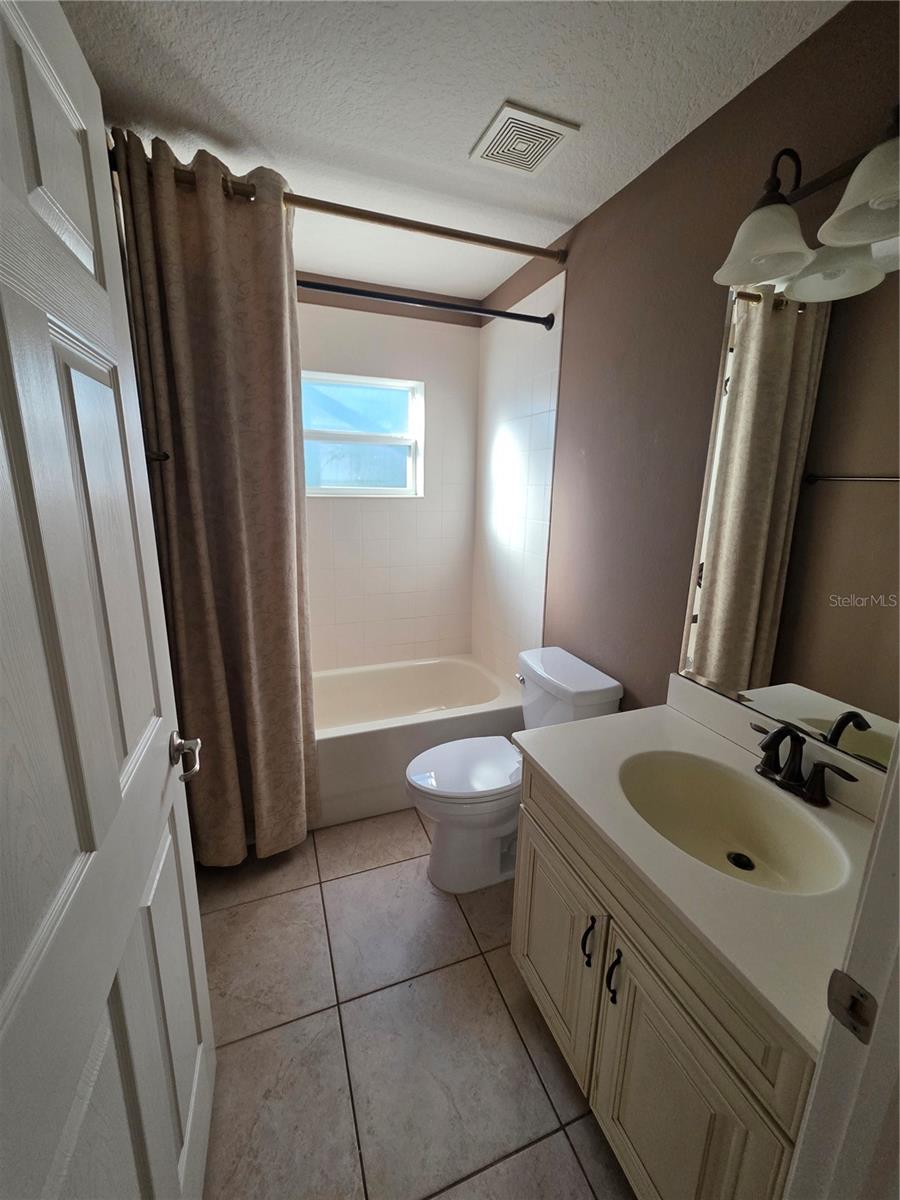 14303 KING TOM PL