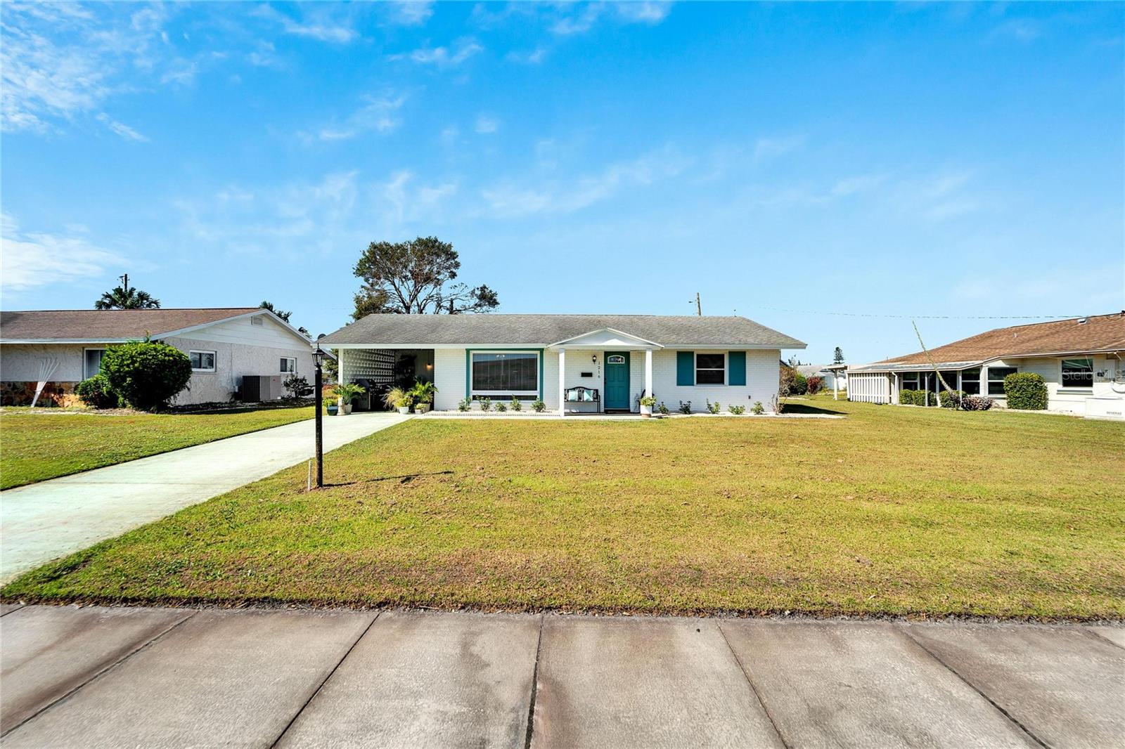 1216 HACIENDA DR