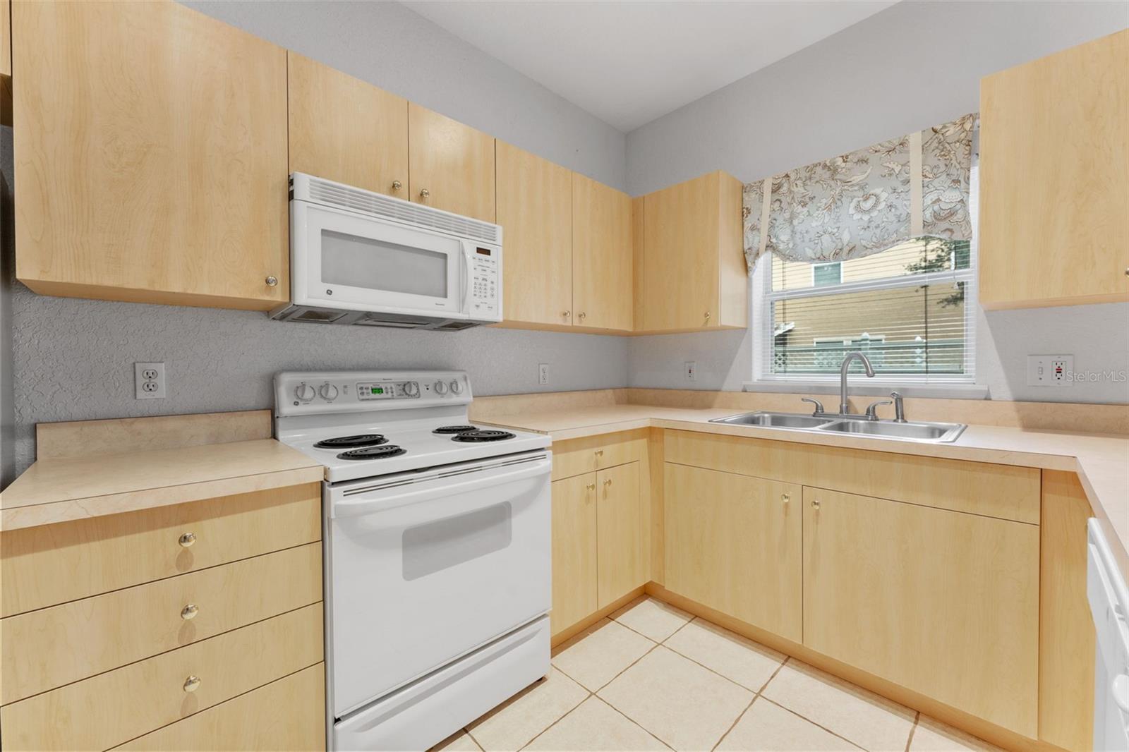 16309 NEWBURY PALMS CT