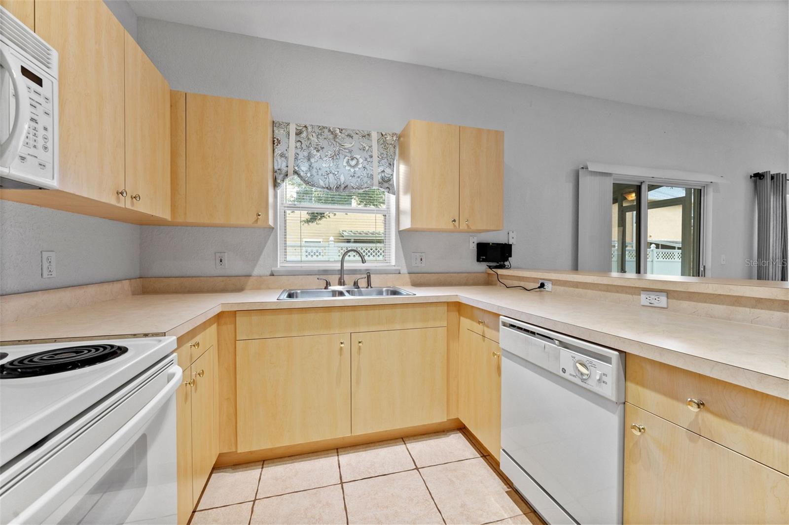 16309 NEWBURY PALMS CT