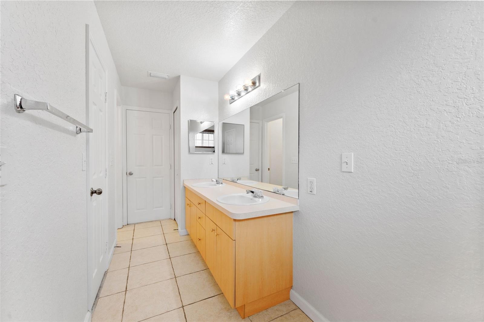 16309 NEWBURY PALMS CT