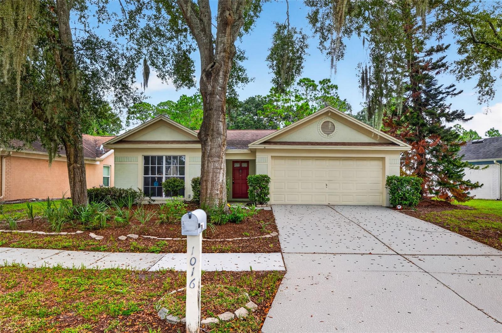 1016 Hardwood Dr, Valrico