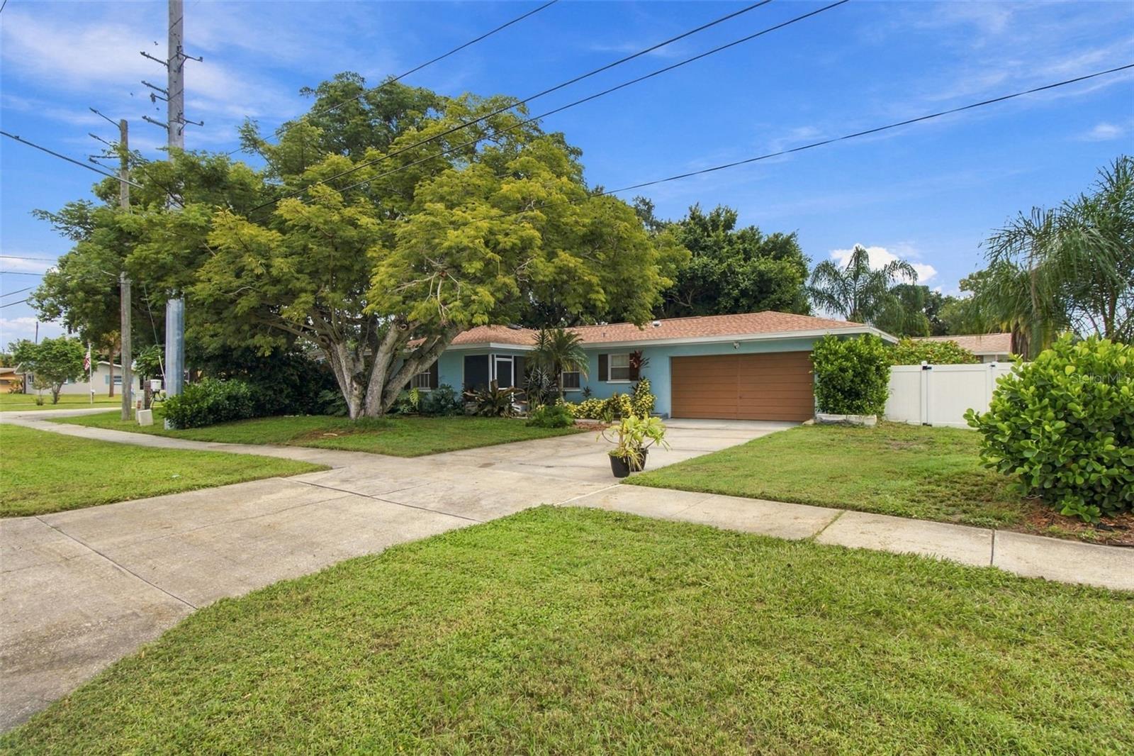 1711 N HIGHLAND AVE
