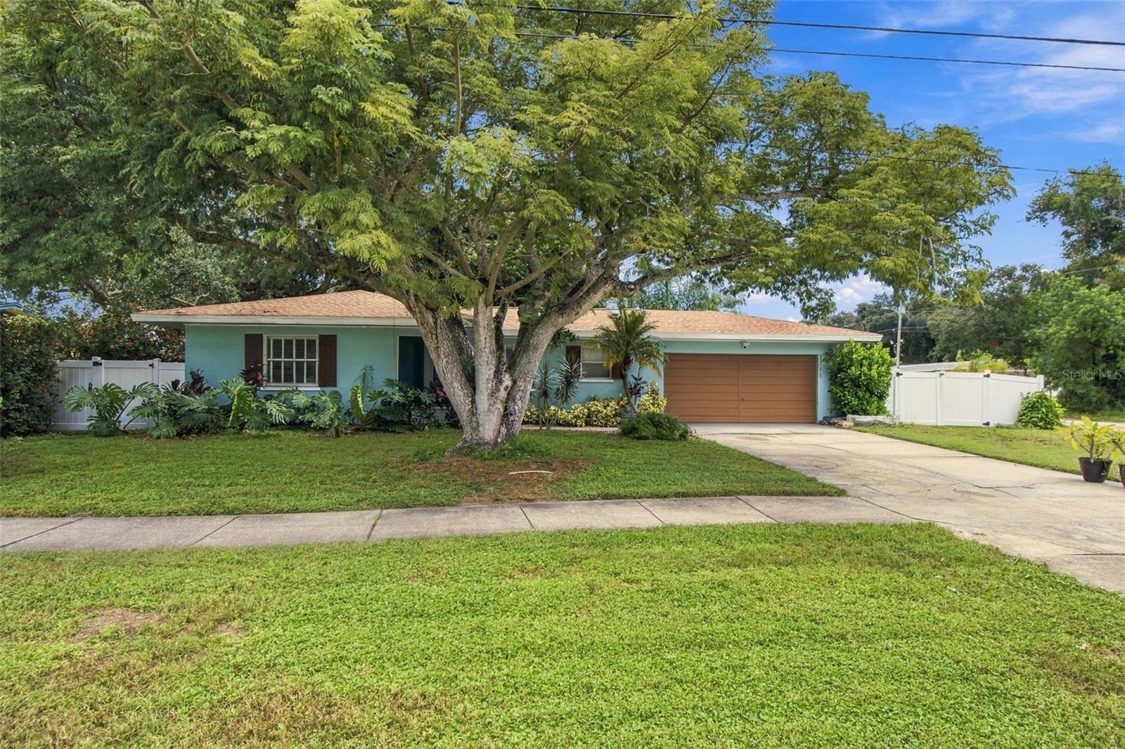 1711 N HIGHLAND AVE