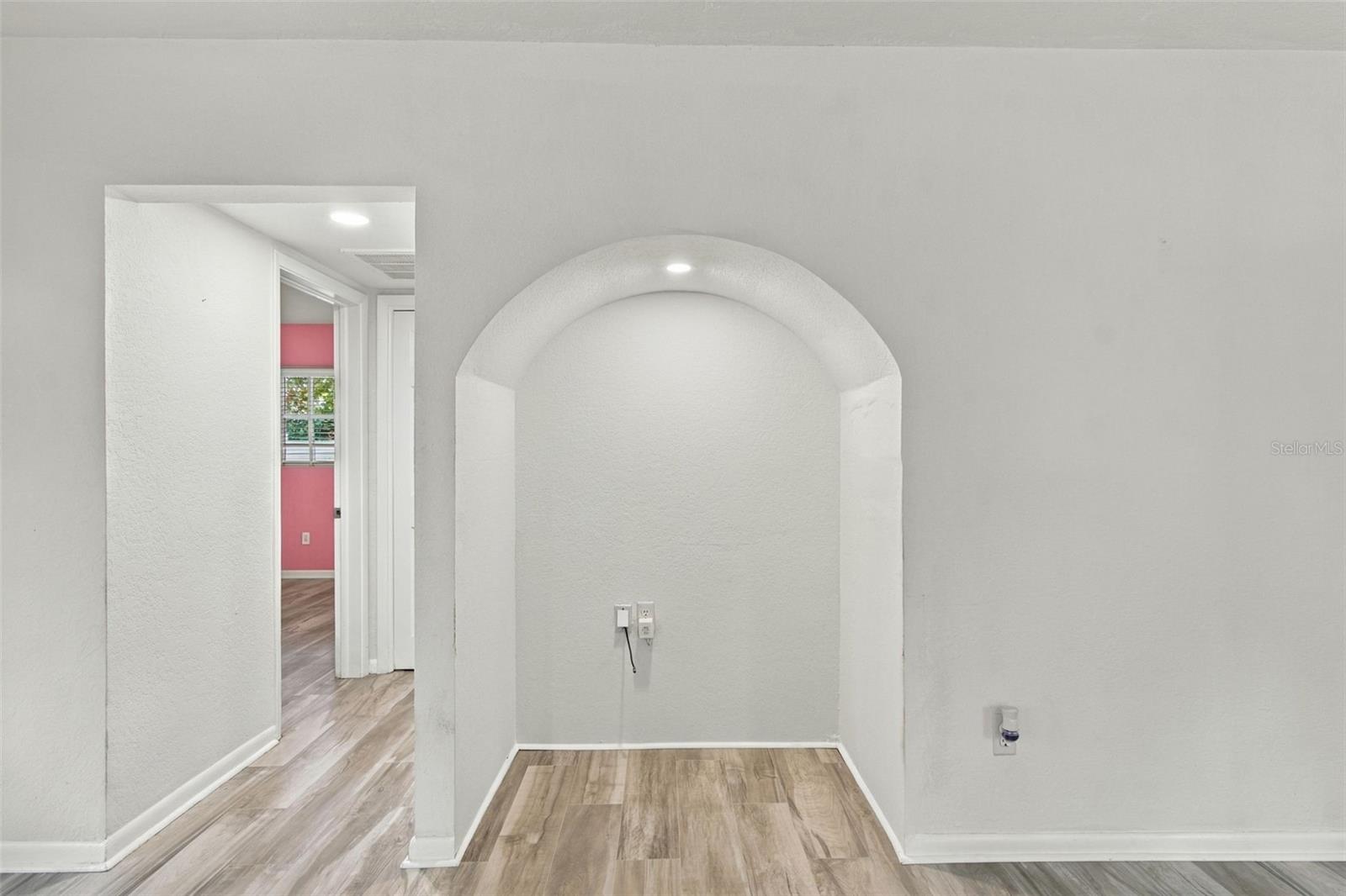1711 N HIGHLAND AVE