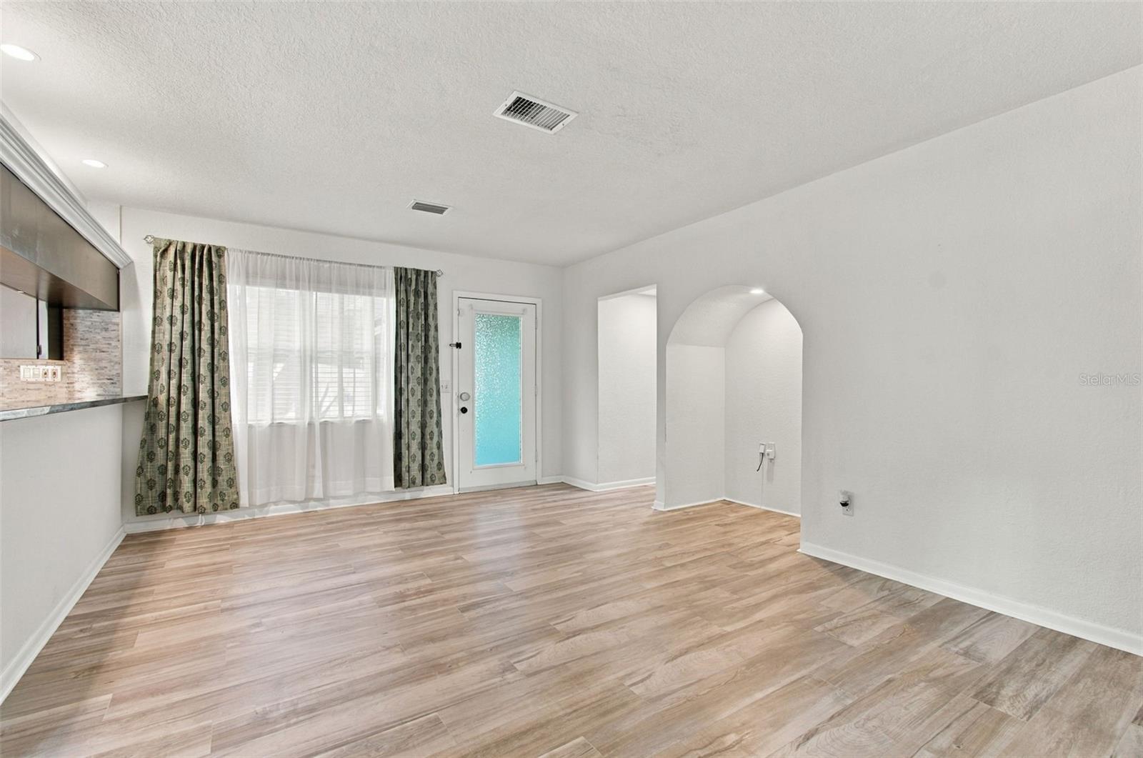 1711 N HIGHLAND AVE