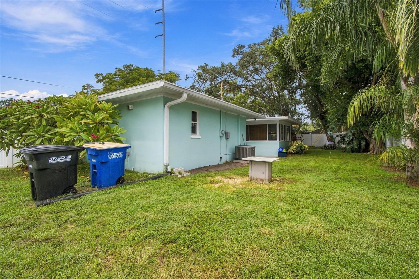 1711 N HIGHLAND AVE