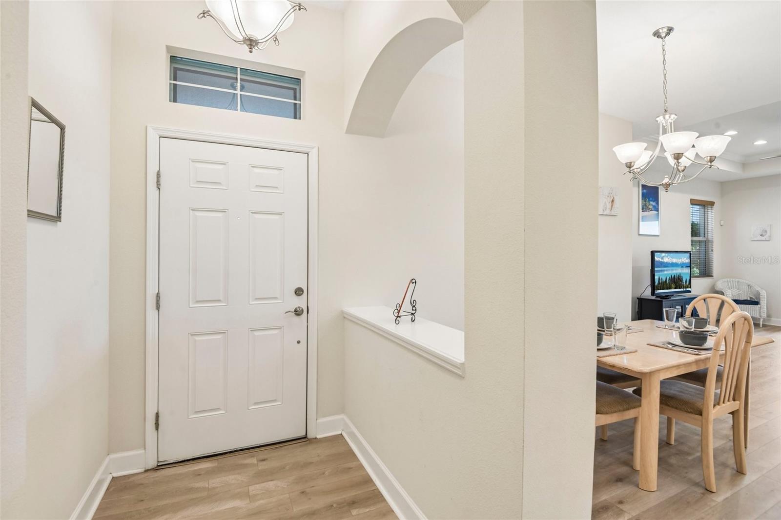 718 CHIPPER DR