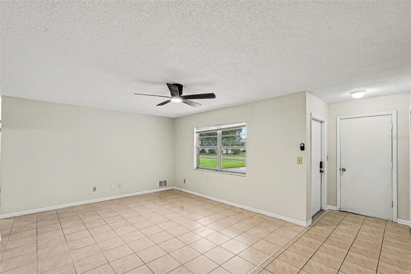 1122 ESTATEWOOD DR