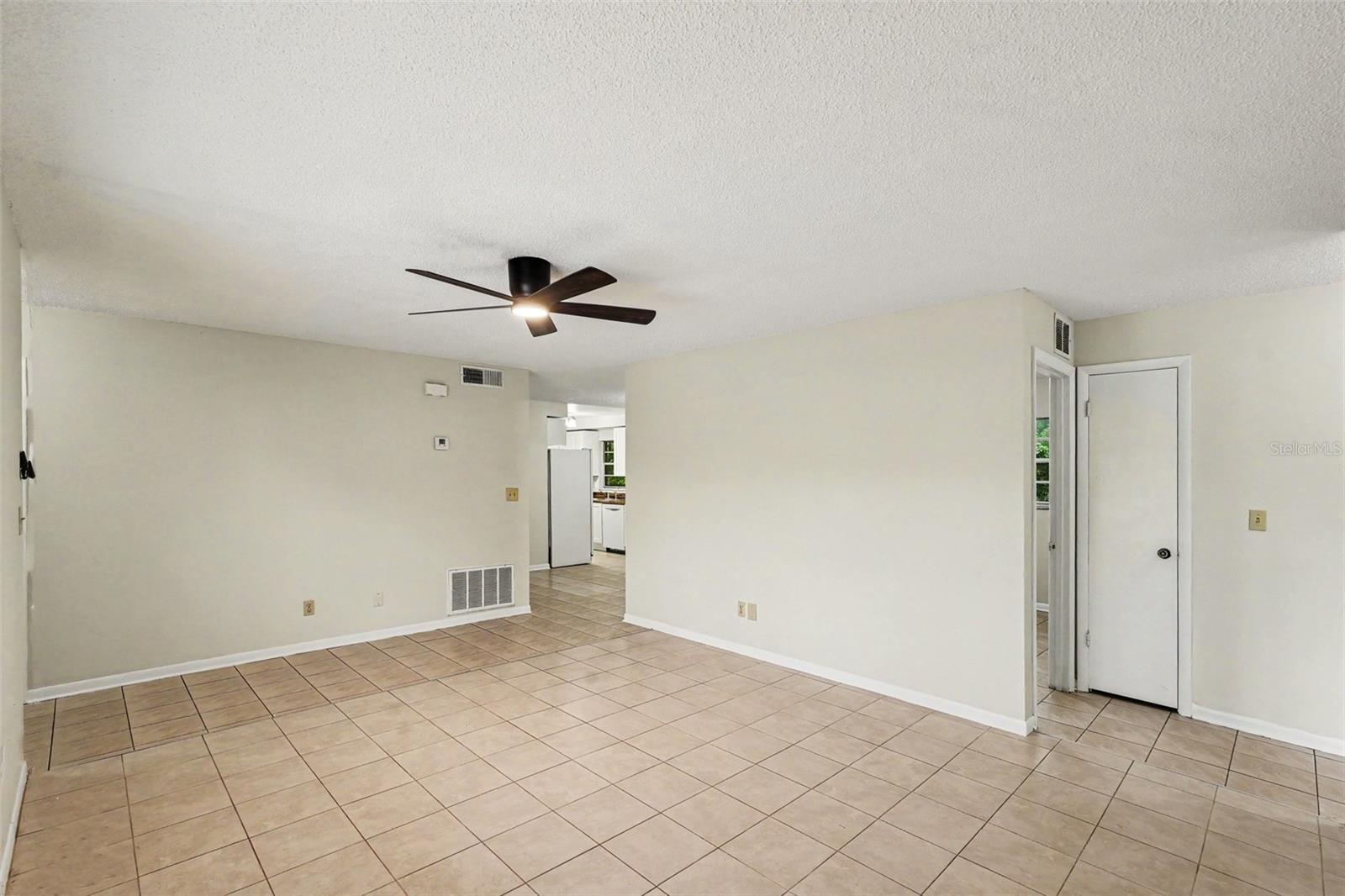 1122 ESTATEWOOD DR
