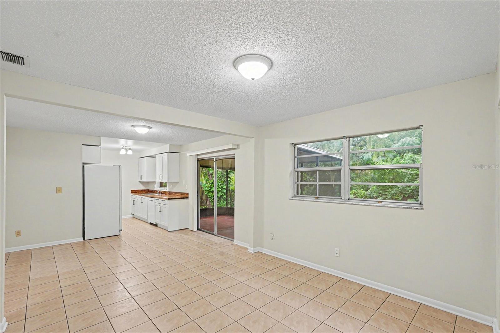 1122 ESTATEWOOD DR