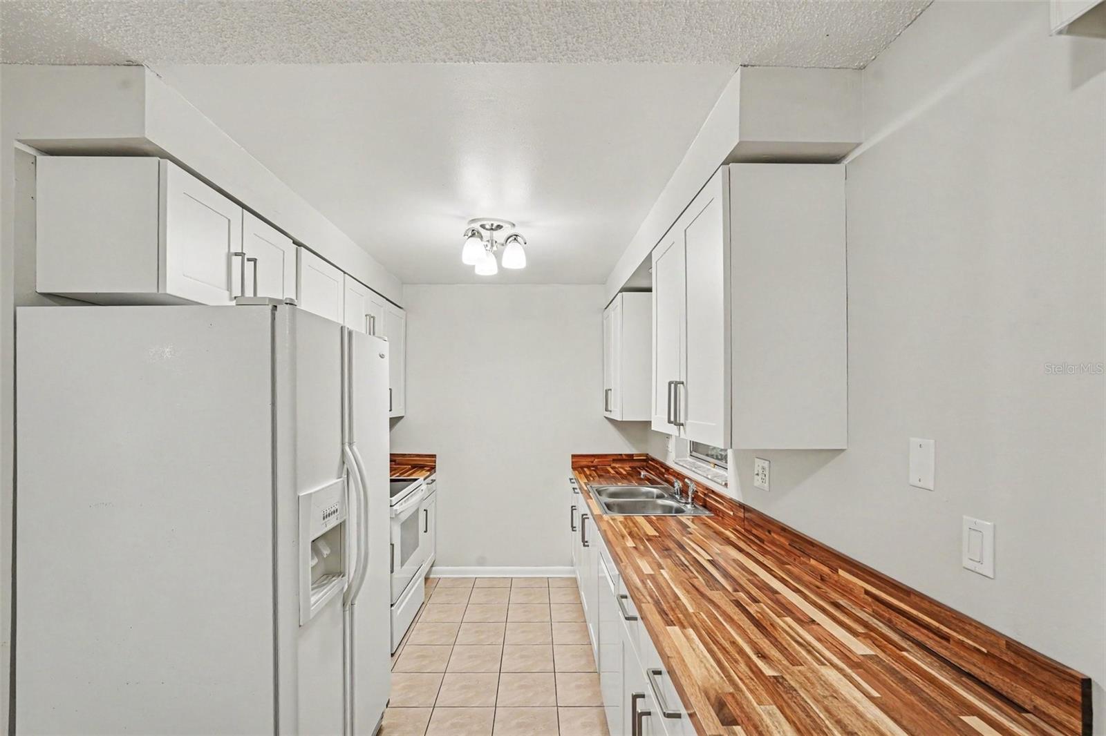 1122 ESTATEWOOD DR