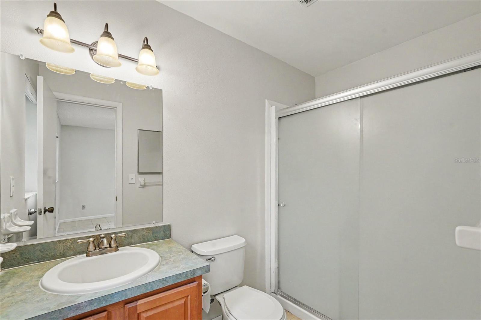 1122 ESTATEWOOD DR