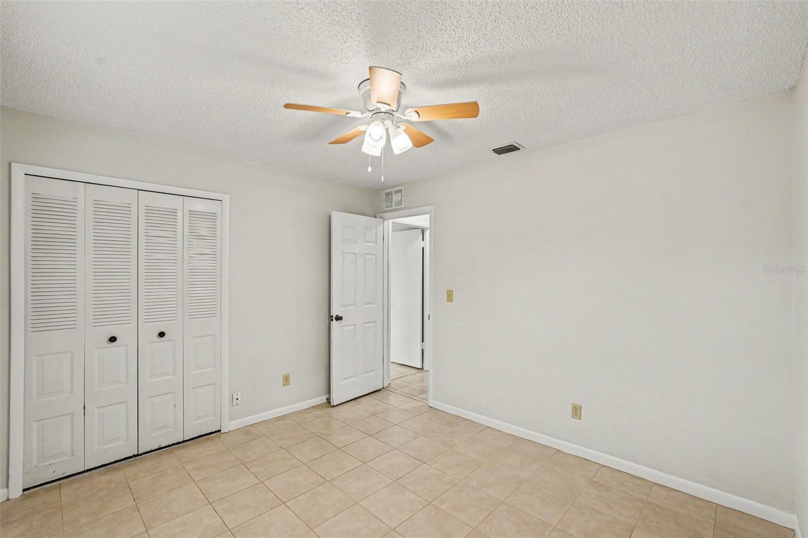 1122 ESTATEWOOD DR