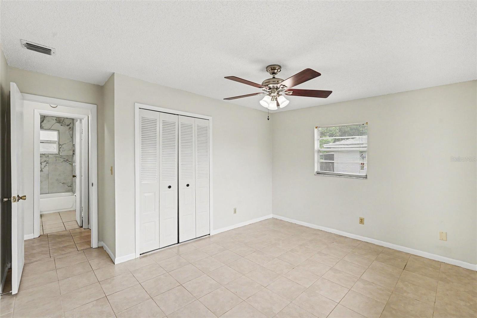 1122 ESTATEWOOD DR
