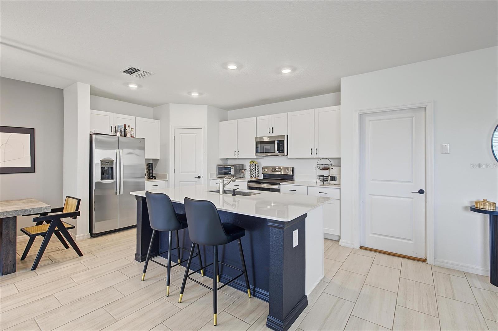11621 RADIANT SHORE LOOP