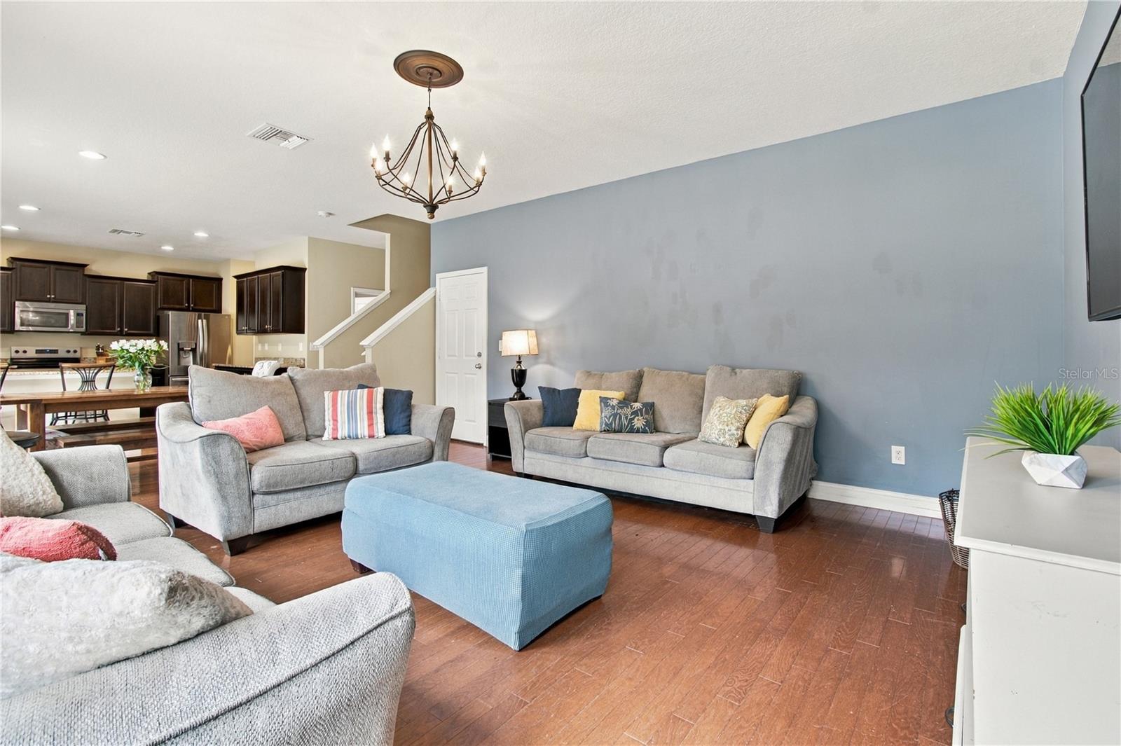 3161 WINGLEWOOD CIR