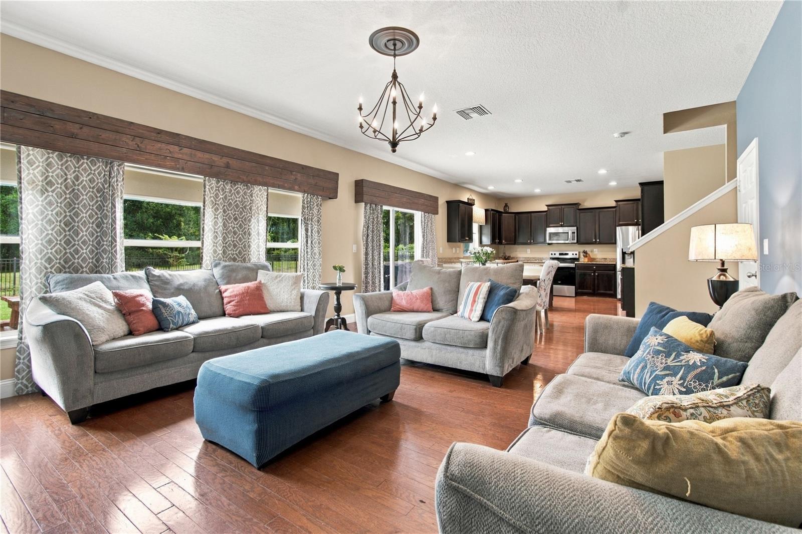 3161 WINGLEWOOD CIR