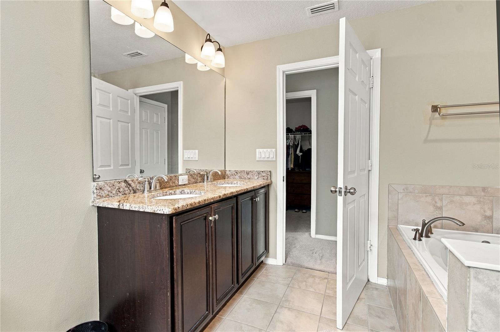 3161 WINGLEWOOD CIR