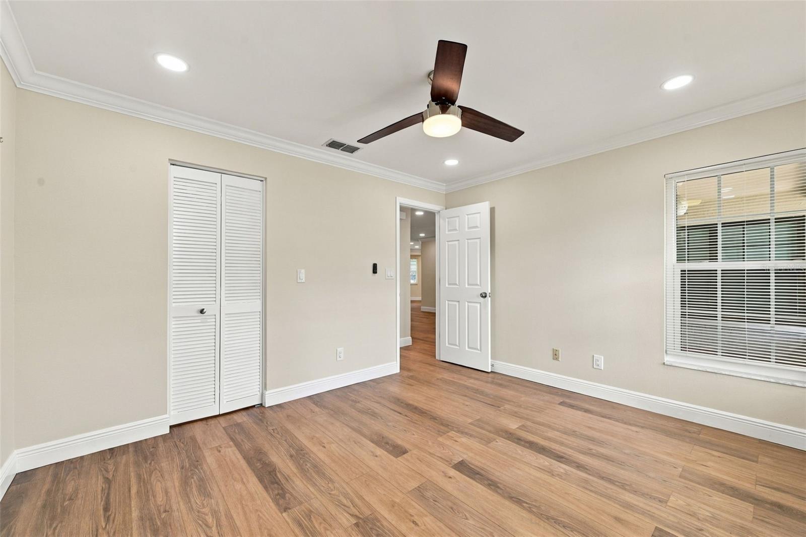 764 LAKEWOOD DR