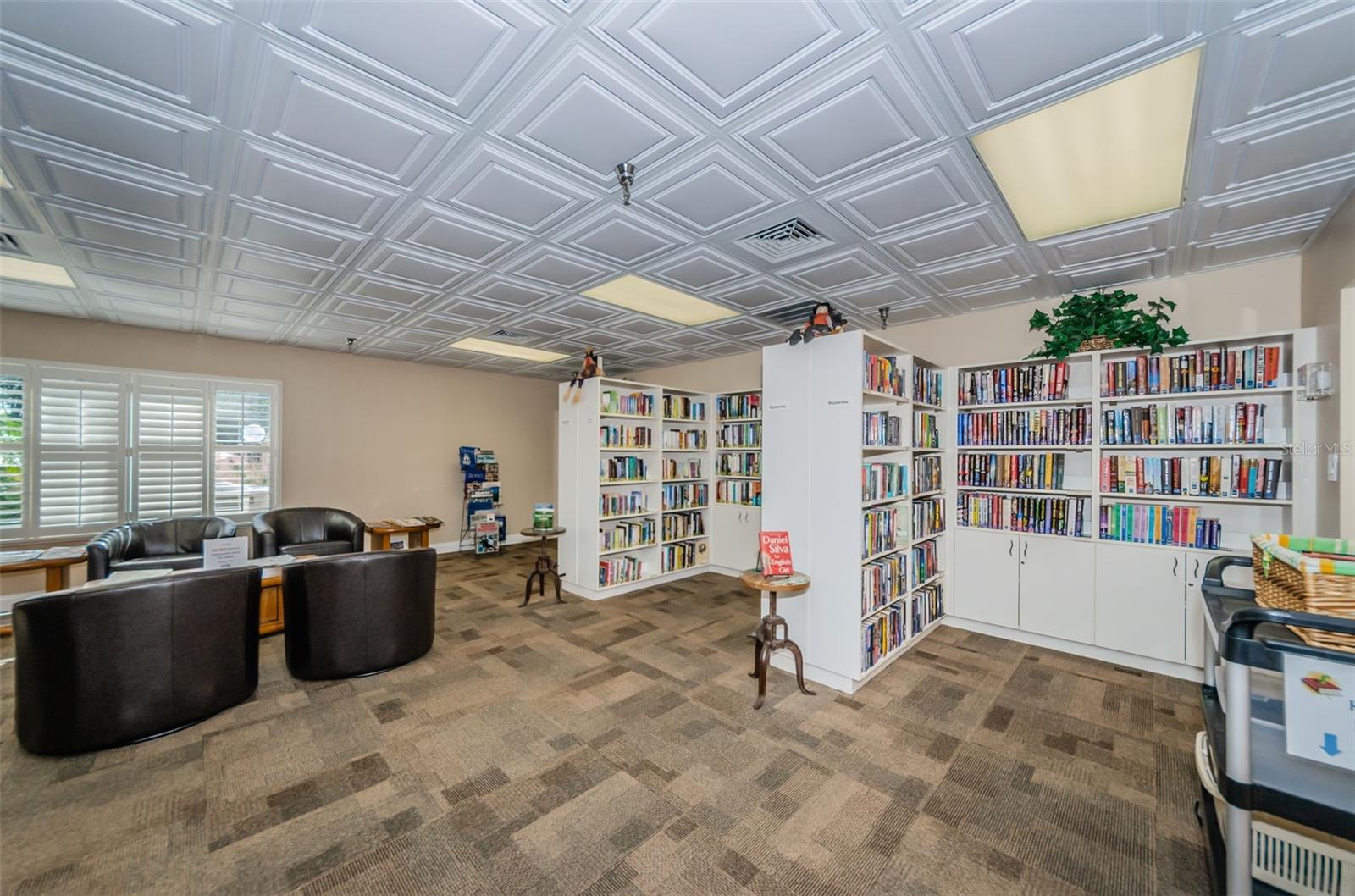 764 LAKEWOOD DR