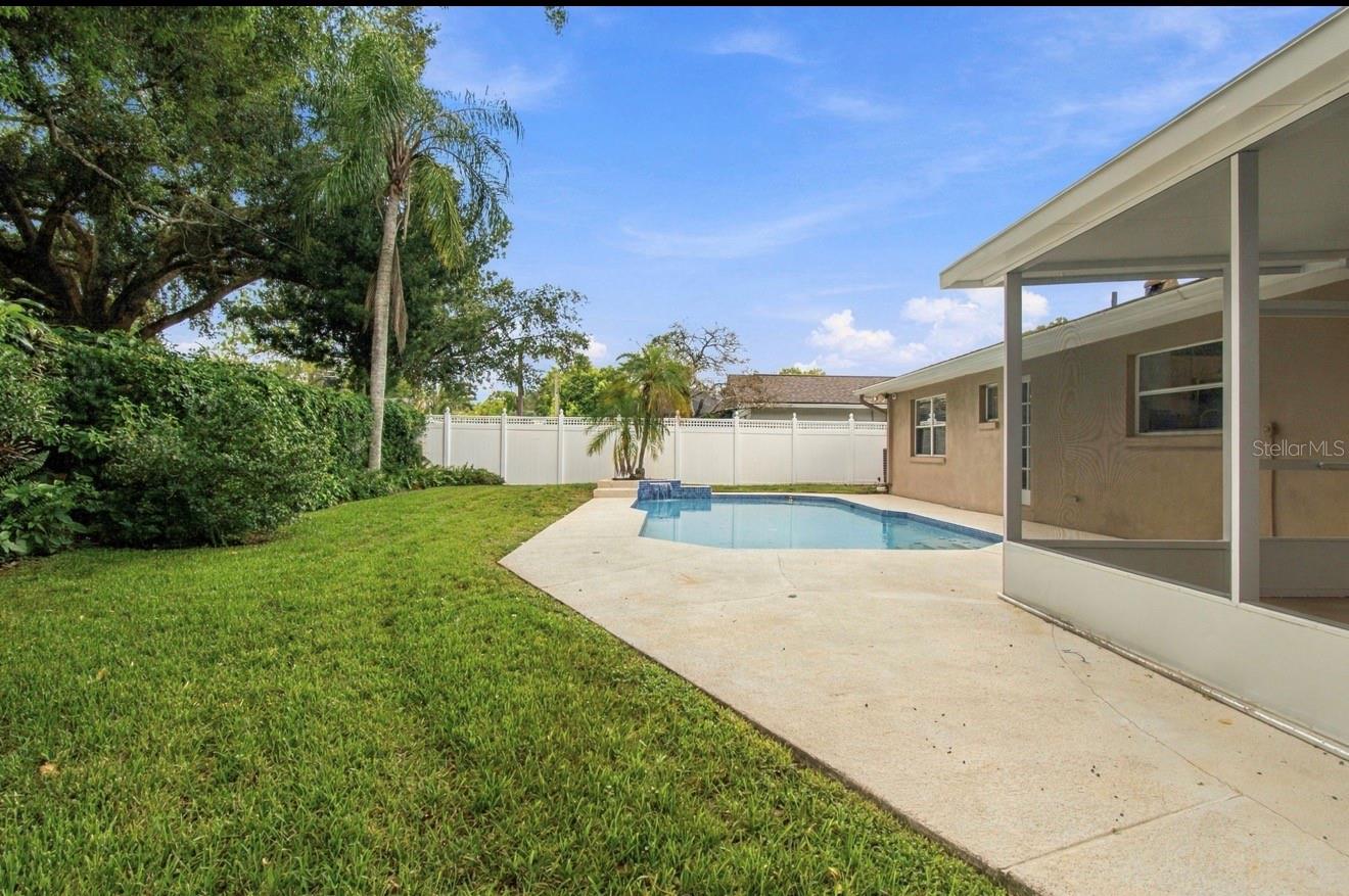 11626 CARROLLWOOD DR