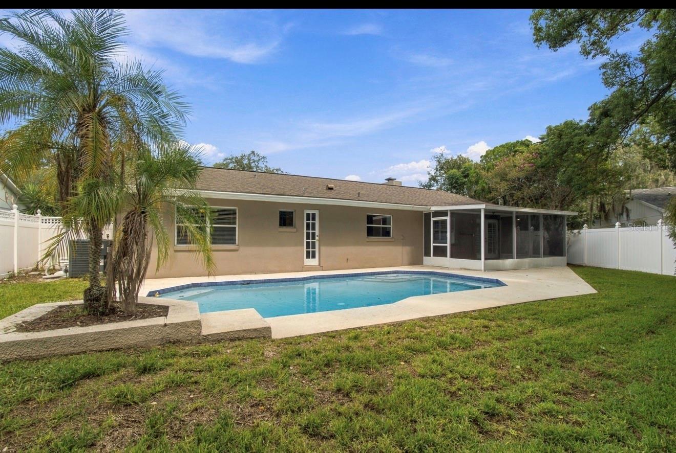11626 CARROLLWOOD DR