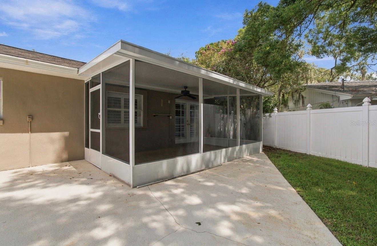 11626 CARROLLWOOD DR