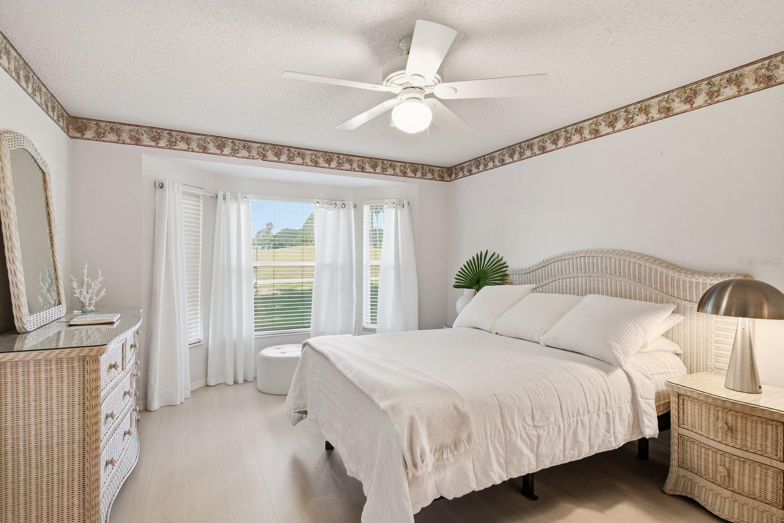 1213 FLORA VISTA ST
