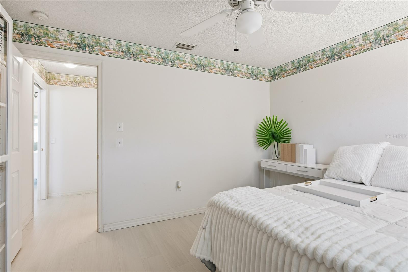 1213 FLORA VISTA ST