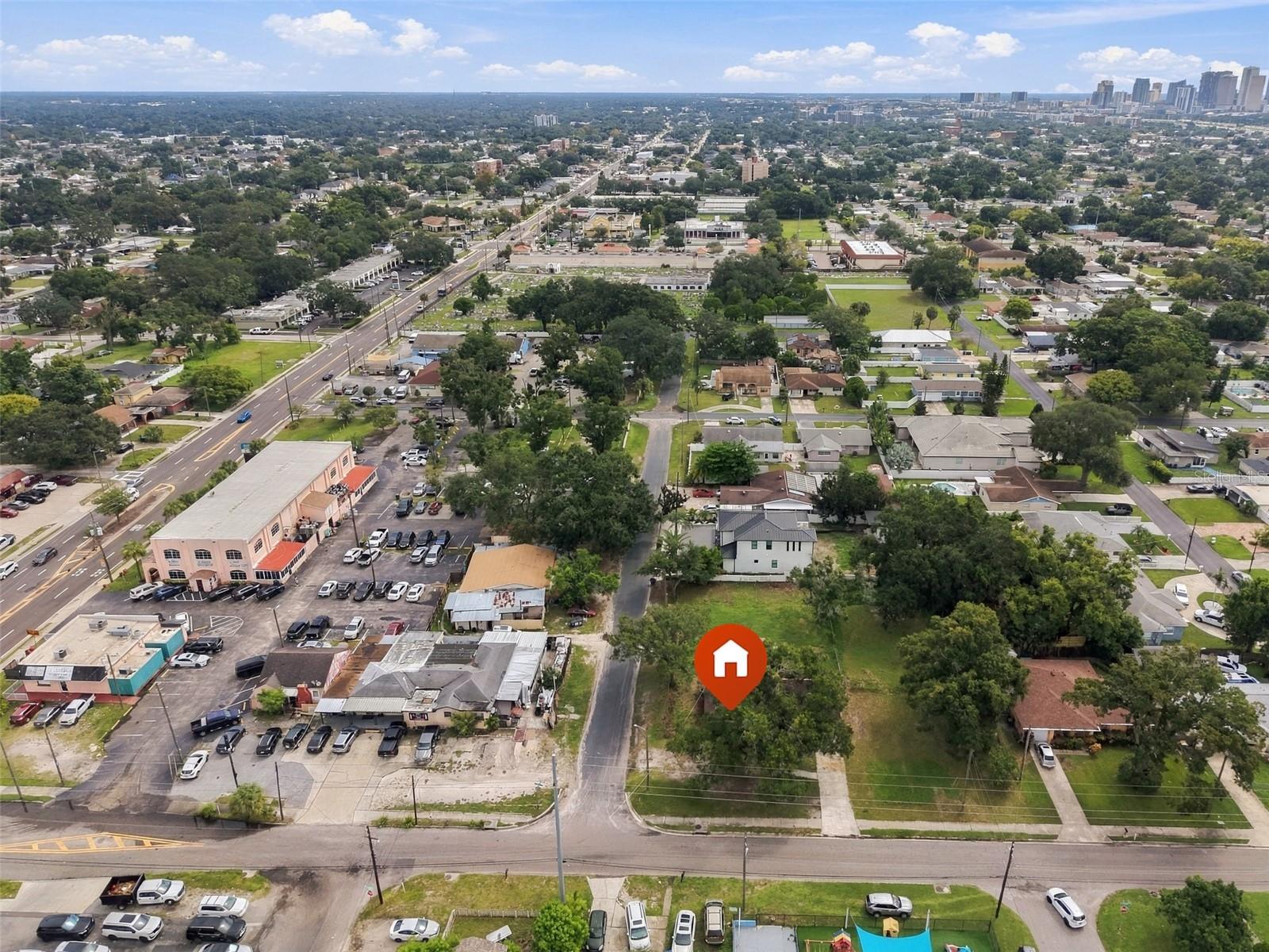 2709 N LINCOLN AVE