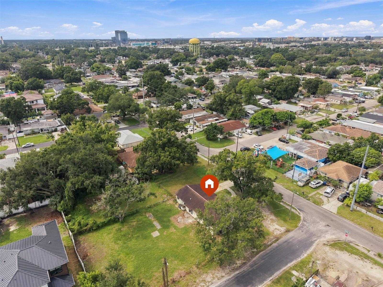 2709 N LINCOLN AVE
