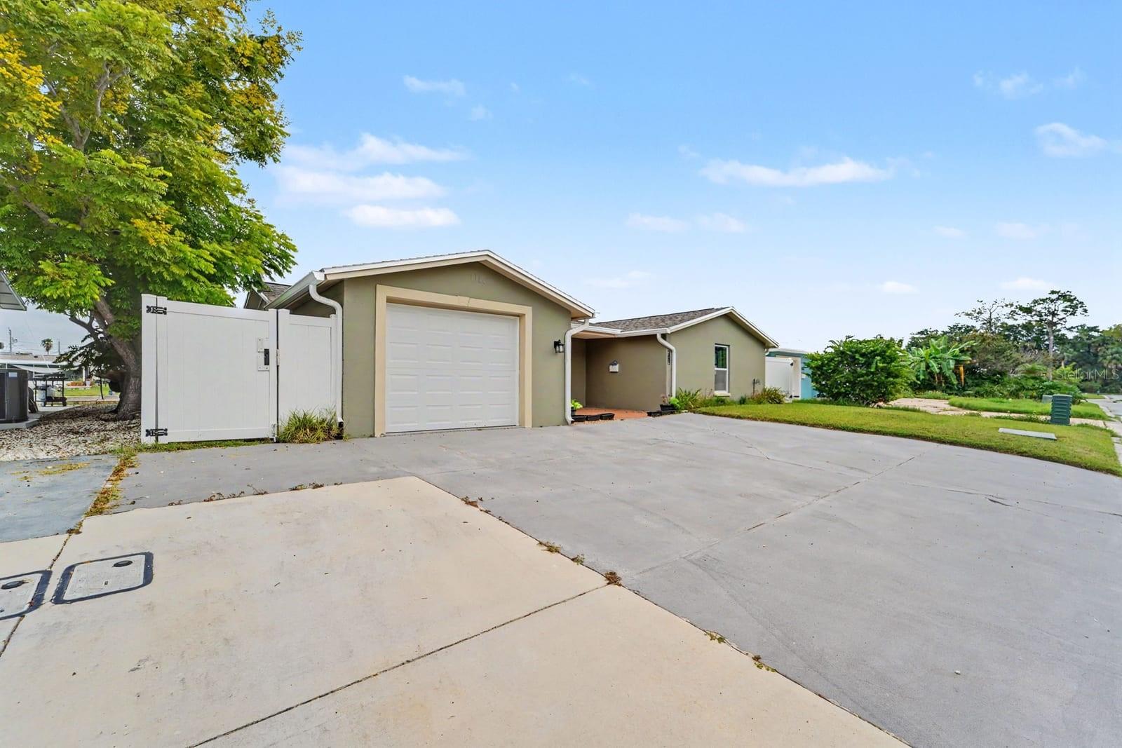 4865 SHELL STREAM BLVD