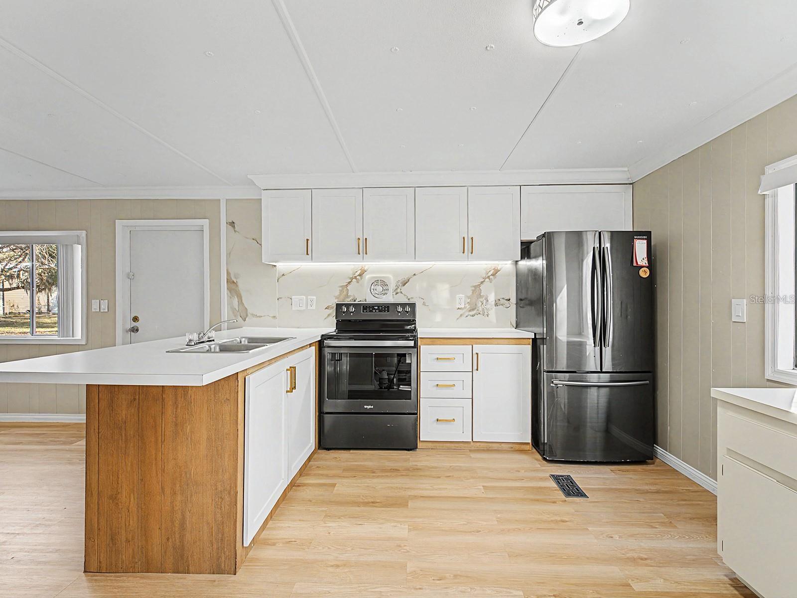 18024 DRAYTON ST
