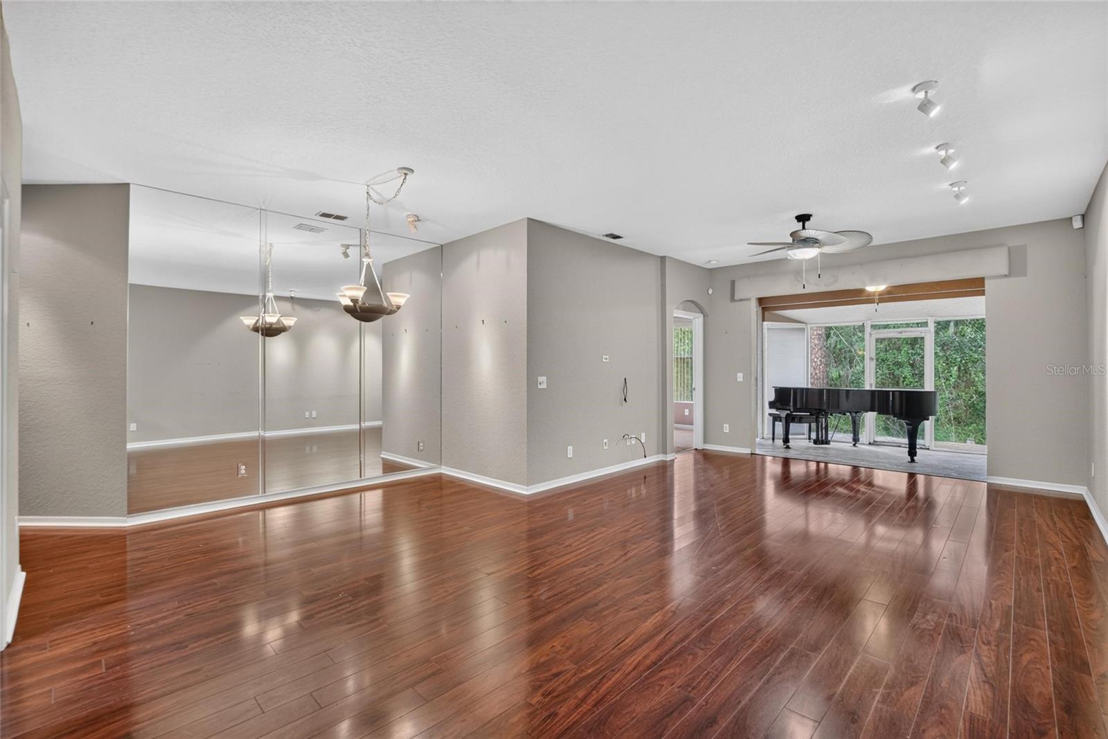 1907 PRESERVATION DR #6